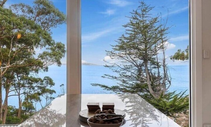 Blackmans Bay Casa | Hidden Bay Retreat 15 Min to Hobart, 5 Bed,3 Bath