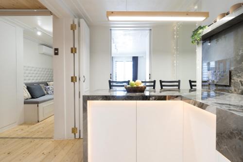 Mandaue Apartamento | Hidden City Gem Free Disney Netflix 2 x 65inch TV