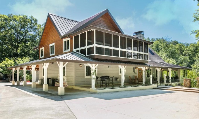Rutherfordton Casa | Hidden Cove