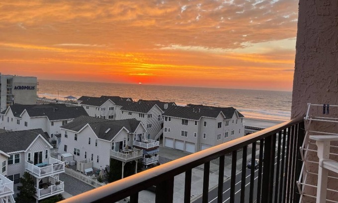 North Wildwood Condominio | Impresionantes vistas al océano y a la entrada Condominio frente a la playa