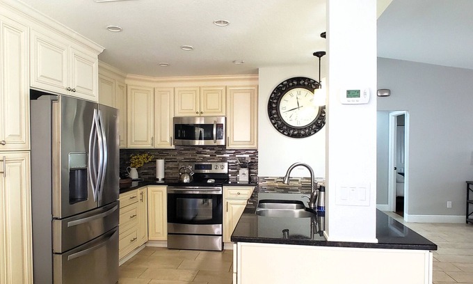 Country Oaks Casa | ❤️Hidden Gem Home in Sarasota w/ amenities by UTC Mall and Siesta Key