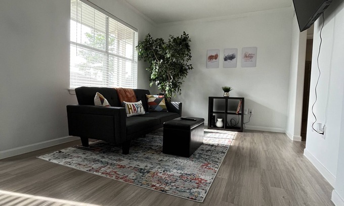 Spring Apartamento | Hidden Gem in Spring, TX / Free Parking / Trail/ Traveling Professionals Welcome