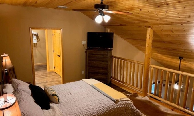 Gruene Apartamento | Hidden Gem Luxury Condo nestled in Gruene- A16