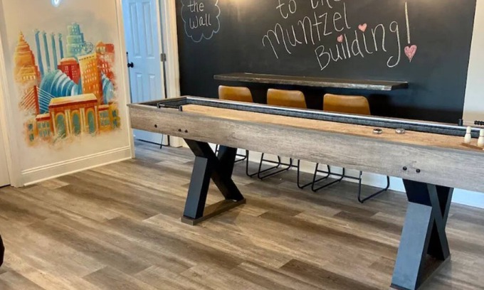 Roeland Park Casa | Hidden Gem Modern Loft