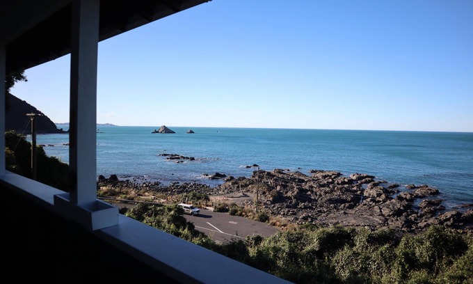 Kaikoura Casa | Hidden Gem - Seclusion, History and Watch the Dolphins