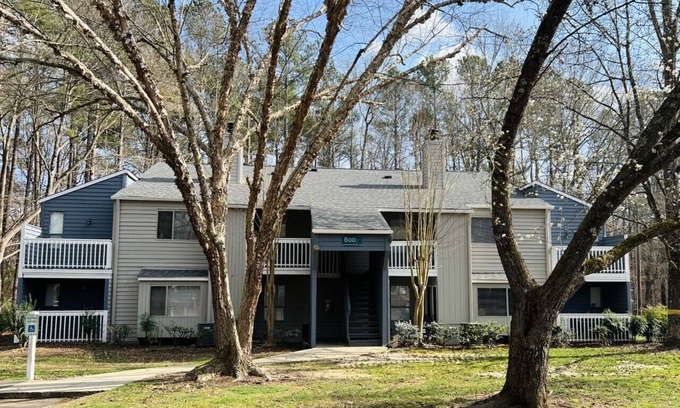 Durham Apartamento | Hidden In Plain Sight, just minutes away from Duke University/Hospital!