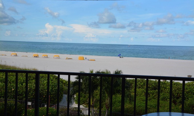 St. Pete Beach Condominio | Hidden Jewel on St. Pete Beach