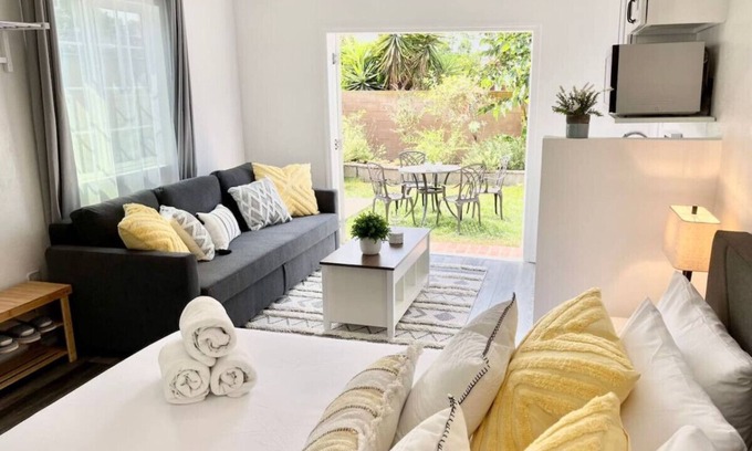 La Mesa Casa | Hidden King Suite with Garden, Parking - 4 Guest