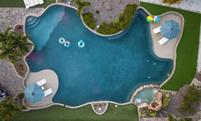 St. Petersburg - Clearwater Apartamento | Lagoon Paradise!Amazing Pool!