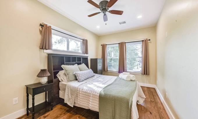 Northside Casa | Hidden Oaks Guest House