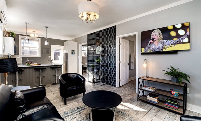 Nashville Casa | Hidden Pearl-3 Units-Private Patios-Near Broadway