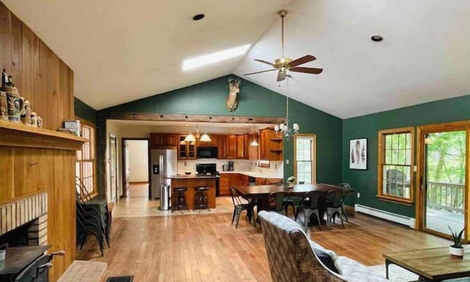 Brockton Cabina | Hidden River Lodge at Hawk Mountain