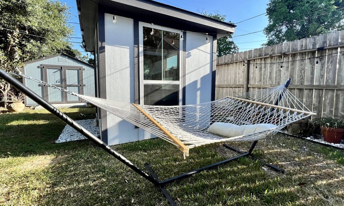 Garden Oaks Apartamento | Hidden Studio in the Enchanting oak forest area