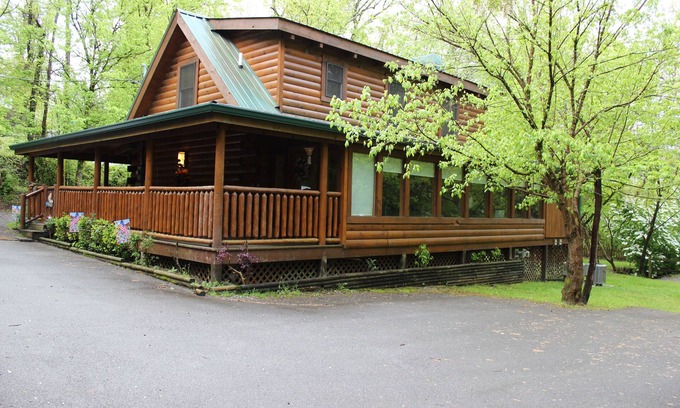 Pigeon Forge Cabina | Tesoro escondido en el corazón de Piegion Forge tarifas especiales mayo y julio
