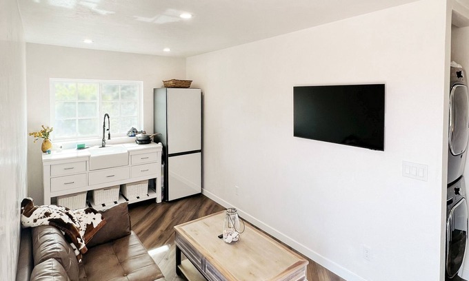 County Property Casa | Hidden Valley Retreat - Near Beach + Dtwn