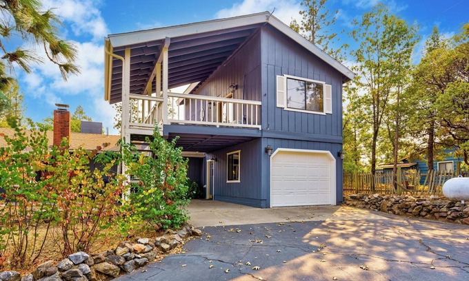 Oakhurst Chalet De Esquí | Hideaway Lookout near Yosemite and Bass Lake, with WiFi, AC and amazing views.