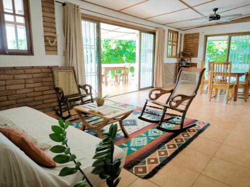 El Transito Cama Y Desayuno | Hideout Surf House