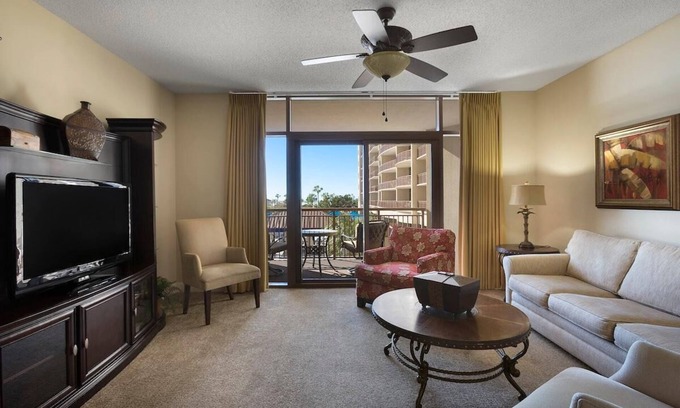 Windy Hill Condominio | High Above the Waves: 5th-Floor Oceanfront Bliss with King Bed and Modern Comforts