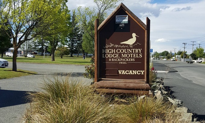 Twizel Hotel | High Country Motel and Backpackers