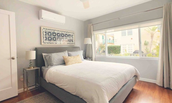 South Mission Beach Condominio | RECIENTEMENTE REMODELADO de 2 dormitorios de lujo en Mission Beach