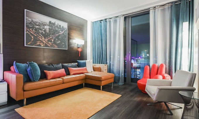 Las Vegas Apartamento | High Floor Studio Strip View w/Open Balcony at Palms Place TI30*