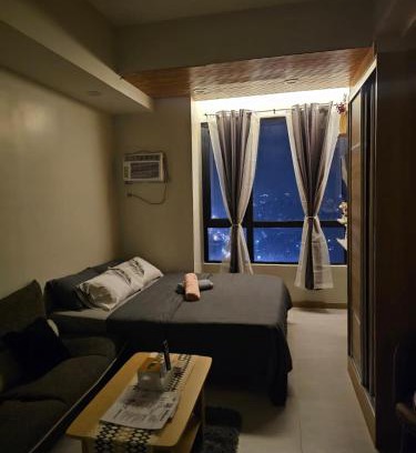 Bago Bantay Apartamento | High-Floor Studio with City Views- Skystay 3803 by D