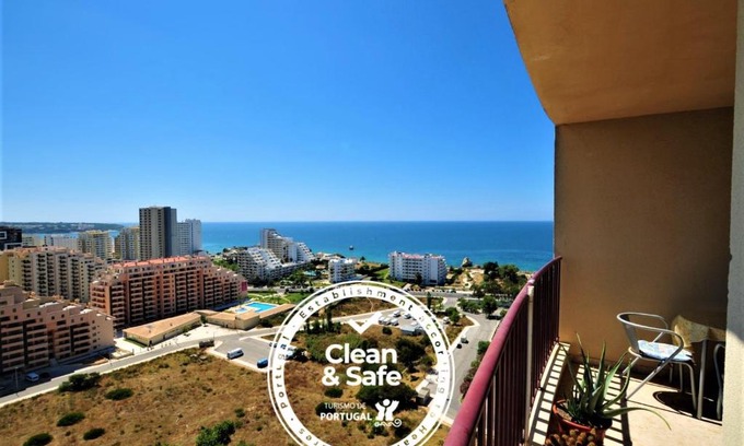 Praia da Rocha Apartamento | High In The Sky