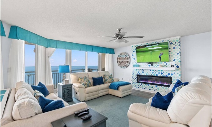 Windy Hill Condominio | Ago 3a semana disponible ¡Alta vida! Lujo del ático con billar, sala de juegos, guardería