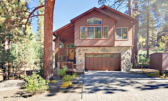 Montgomery Estates Casa | High Meadow Escape