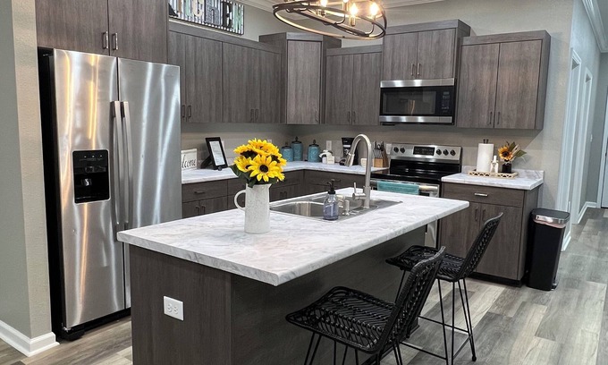 Heber Springs Casa | High N Heber /Brand new 4 bedroom 2.5 bath 2 car garage/washer & dryer available