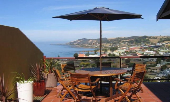 Penguin Hotel | High On Penguin - ubicado en Penguin