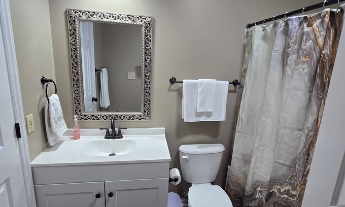 High Point Casa | High Point Hideaway - secluded & in center of town - fully furnished for comfort