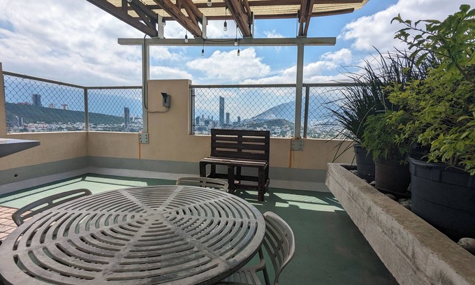 Monterrey Centro Apartamento | High Rise with Views at Trendy La Purisima