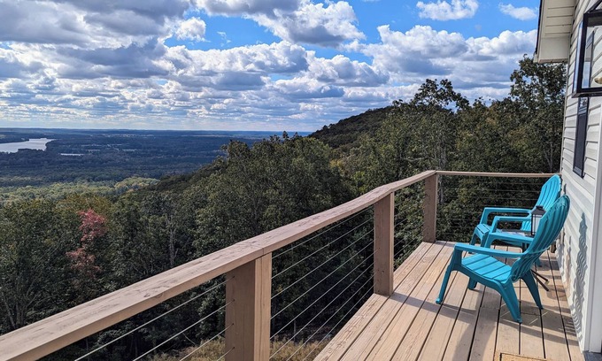 Southmont Apartamento | High Rock Mountain & Lake Guest House, 20 mile view!