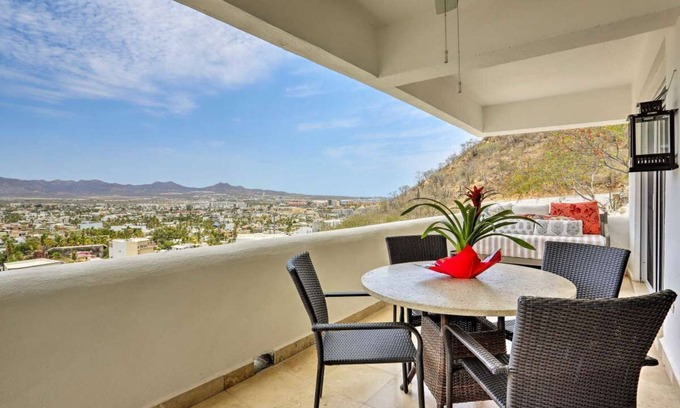Pedregal Condominio | Family Friendly Lux Cabo Condo en Pedregal Area w / Amenities + Views