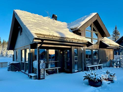 Sjusjoen Casa | High standard cabin at Sjusjøen sauna, hot tub & ski trails right outside