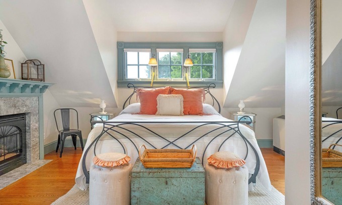 North Downtown Apartamento | High Street Inn McIntire Room | 1 Bed, 1 Bath
