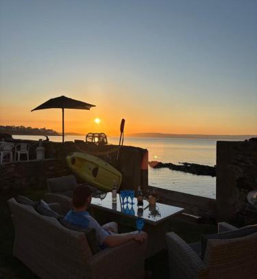 Bangor Casa | High Tide Beach House on waters edge