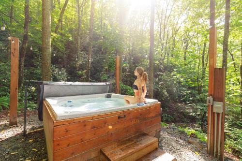 Saluda Casa | High Top cabin at Cabin Fever in NC