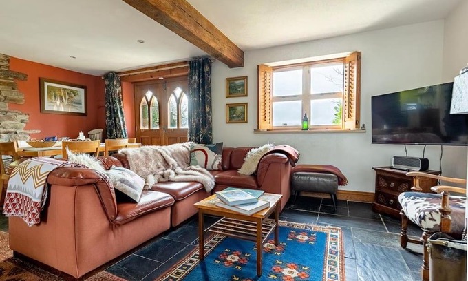 Lamplugh Casa | HIGH TREES BYRE - Two bed Cottage with Log Burner & Incredible Views
