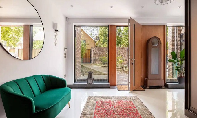 Highgate Casa | Highgate - Luxury 4-Bedroom Spacious House with Indoor Pool