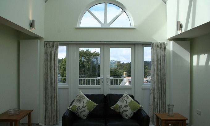 Shanklin Apartamento | Highlands Apartment 4 - ático 2 dormitorios con balcón en la azotea + vistas al mar