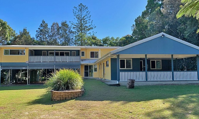 Amity Point Casa | Highset 5 Bedroom House & 2 bedroom cottage 250m walk to beach