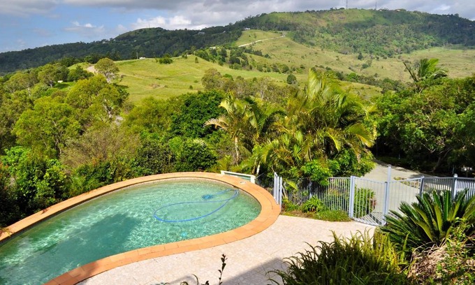 Bald Knob Cabina | Highwood Park B&B Guest Lodge