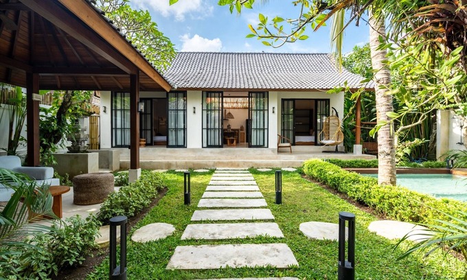 Kutuh Kaja Villa | 2-Bedroom Hijau Villa by EVDEkimi with Private Pool