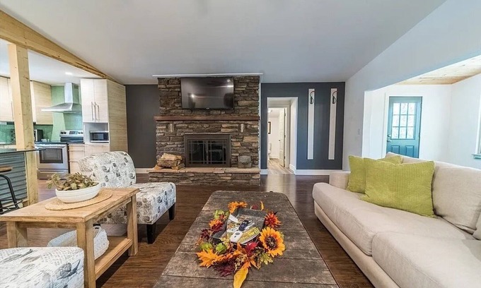 Bella Vista Cabaña | Hike & Bike Bleu- Pet friendly, 2BR 2.5 Bath house