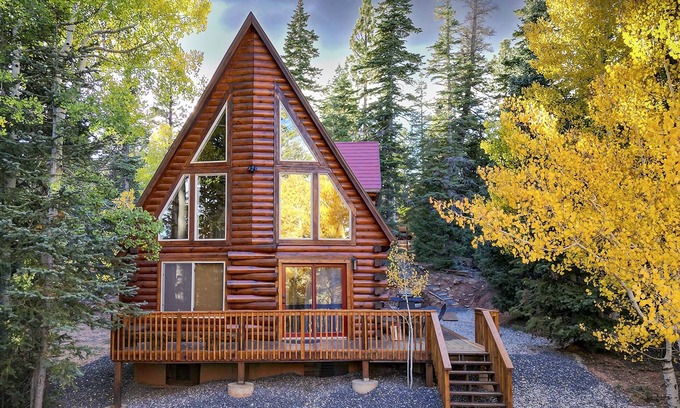 Duck Creek Village Cabina | Hike, Bike & Ski: Duck Creek Village A-Frame!