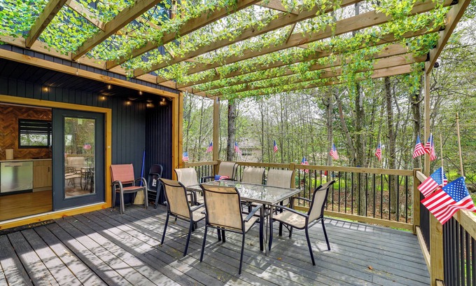 Tobyhanna Cabina | Hike & Fish: Peaceful Family Cabin in Tobyhanna!