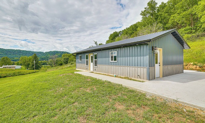 Viola Cabina | Hike, Fish & Relax: Kickapoo River Cabin!