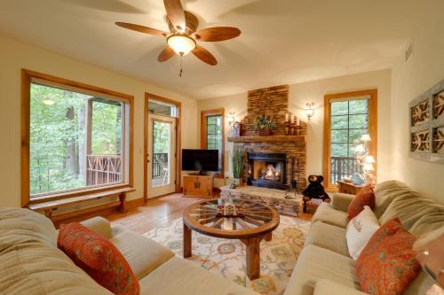 Mountain Air Apartamento | Hike On-Site! Home 8 Mi to Wolf Ridge Ski Resort